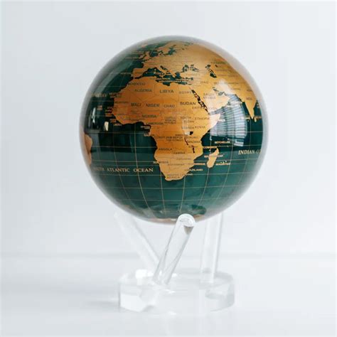 goldeb globe